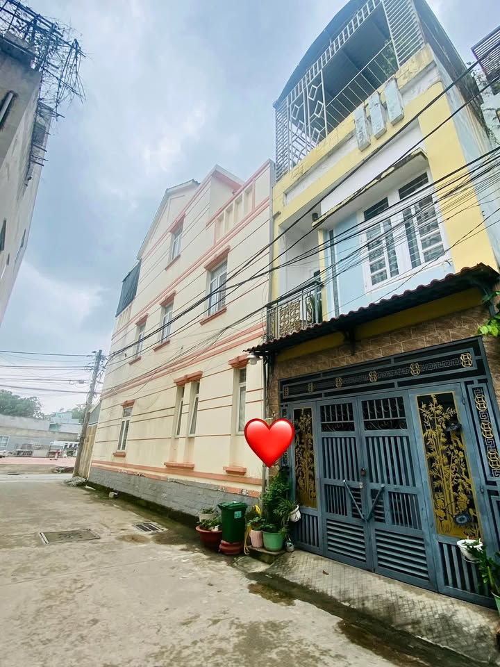 Nhà đẹp 3 tầng Phước Long B, Q9, 56m² - Sổ hồng chính chủ, giá chỉ 7.3 tỷ!