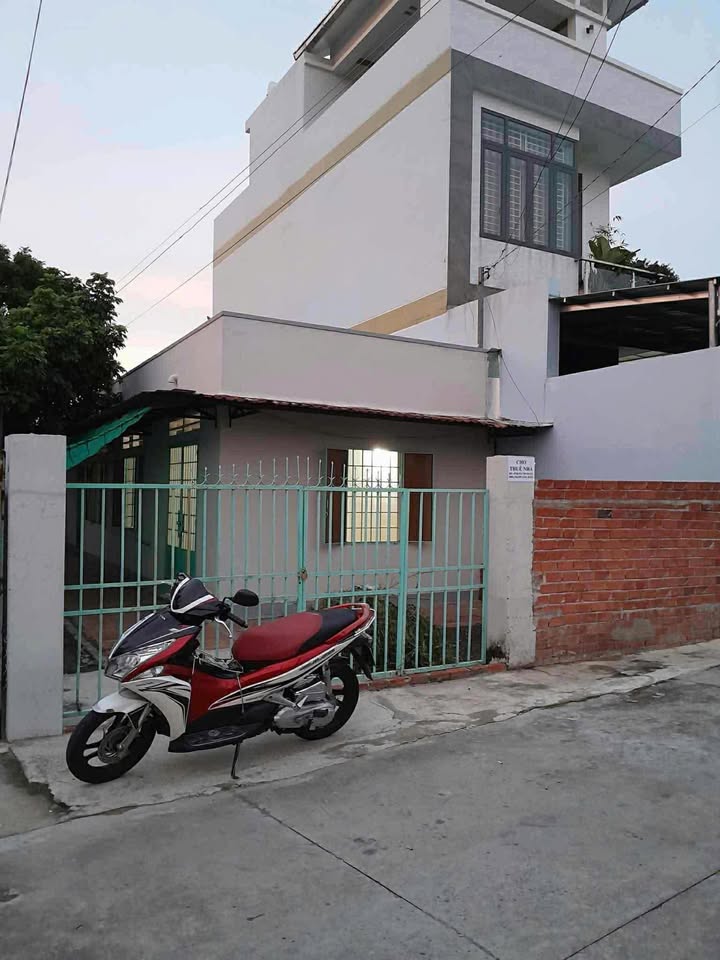 Nhà cho thuê nguyên căn tại Hẻm 6 Nguyên Thái Học, 3 triệu/tháng - Phù hợp cho gia đình nhỏ