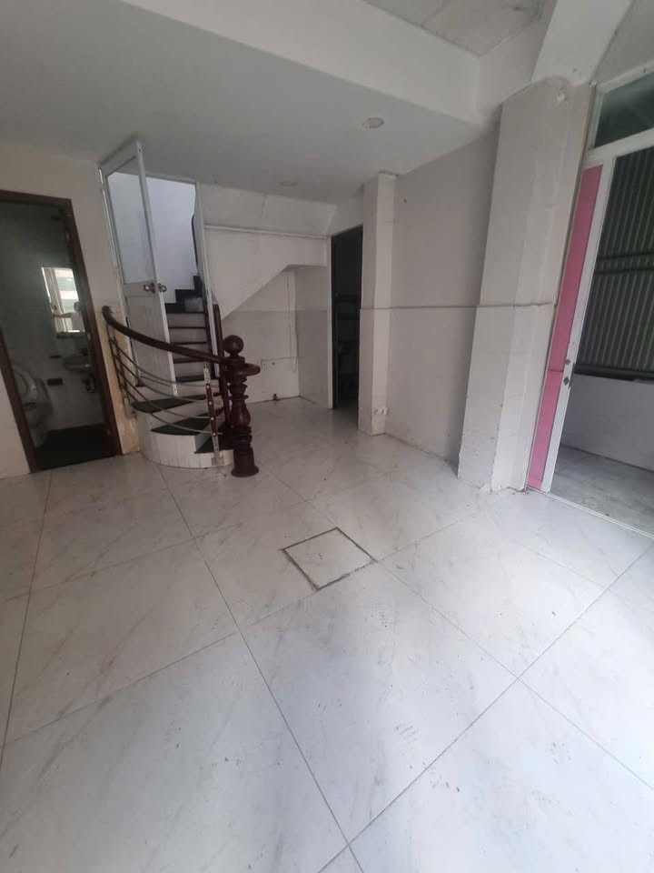 Cho thuê nhà mặt tiền Trần Văn Đang, Quận 3 - Diện tích 25m², giá 16 triệu/tháng - Vị trí đắc địa cho kinh doanh!