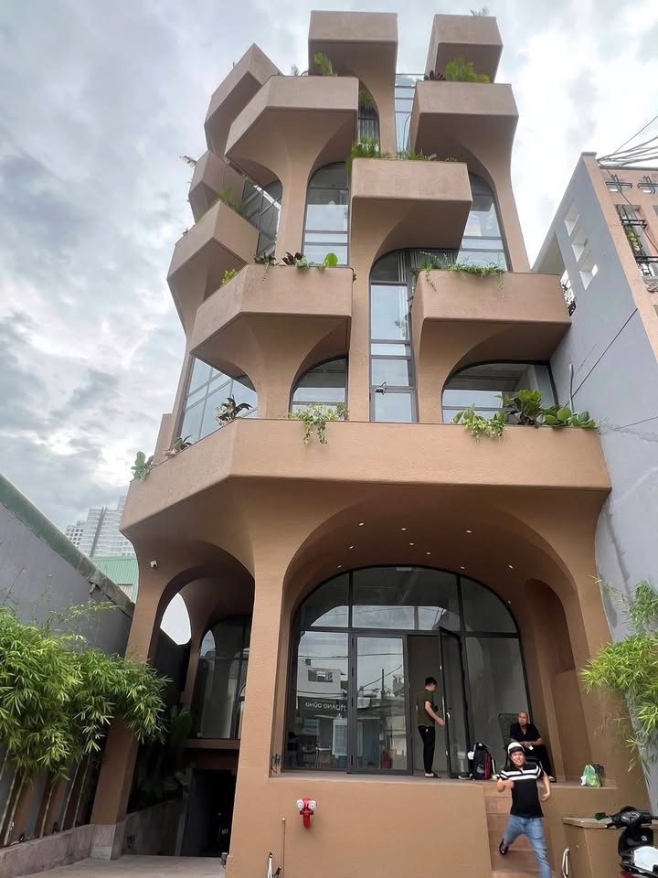 Mặt bằng cho thuê mặt tiền Lê Văn Lương, quận 7 - Diện tích 120m², sẵn sàng kinh doanh!