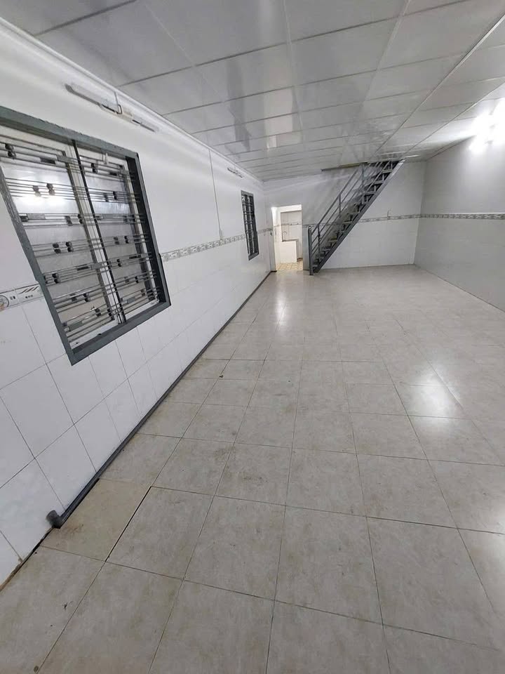 Nhà nguyên căn đường Tô Hiến Thành, Q10, 56m² - Giá 10.5 triệu/tháng