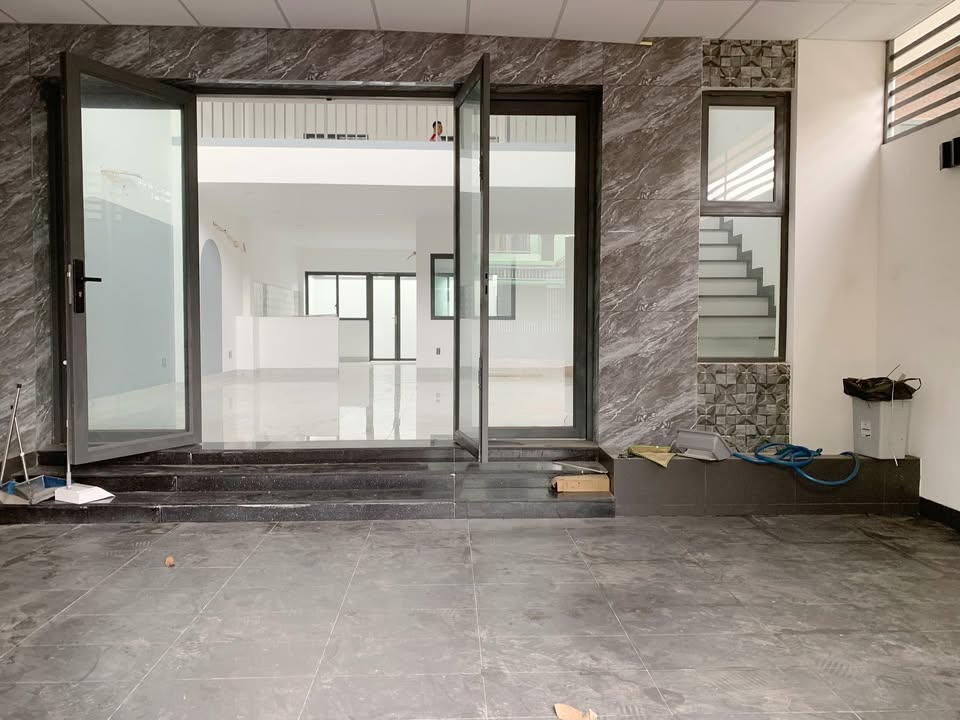 Nhà mặt tiền kinh doanh đường 4A, Thủ Đức 140m² giá 18 triệu - Phù hợp cho thuê văn phòng!