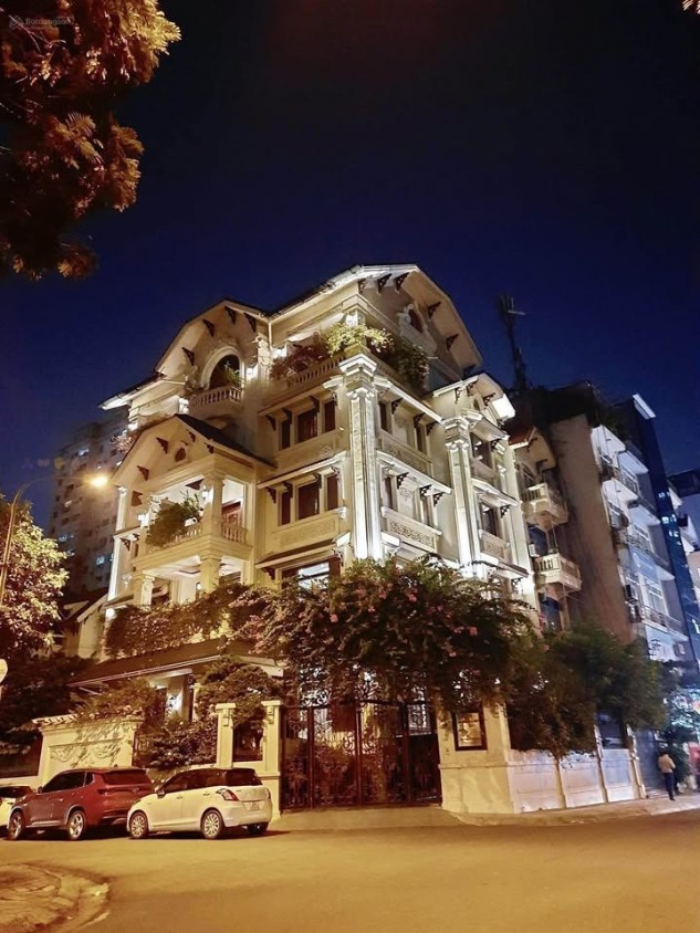 Biệt thự lô góc Packexim 2 Tây Hồ 200m² giá 40 tỷ - Kinh doanh văn phòng lý tưởng!