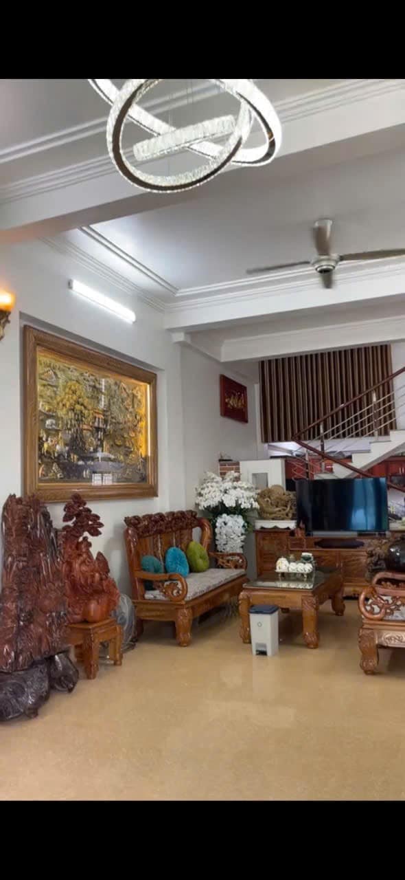 Nhà mặt đường Lê Lợi, Yên Bái 85m² giá 3 tỷ - Vị trí đắc địa, thuận lợi kinh doanh!