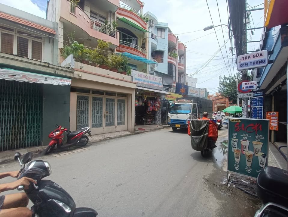 Nhà phố kinh doanh mặt tiền Ni Sư Huỳnh Liên, Tân Bình 121m² chỉ 16.99 tỷ - Đầu tư sinh lời!