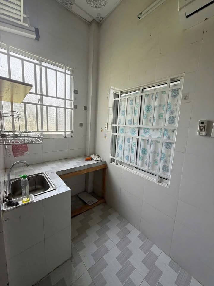 Phòng trọ máy lạnh KDC 91B, 18m² giá 1.7 triệu - Yên tĩnh, tiện nghi đầy đủ!