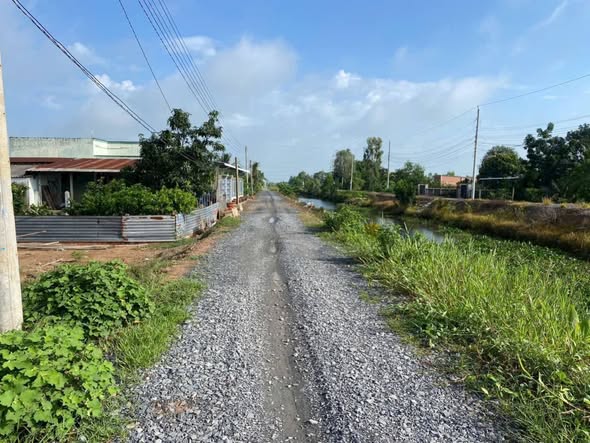 Đất thổ cư 300m² giá 2.95 tỷ - 2 mặt tiền kênh tại Bình Hòa Nam