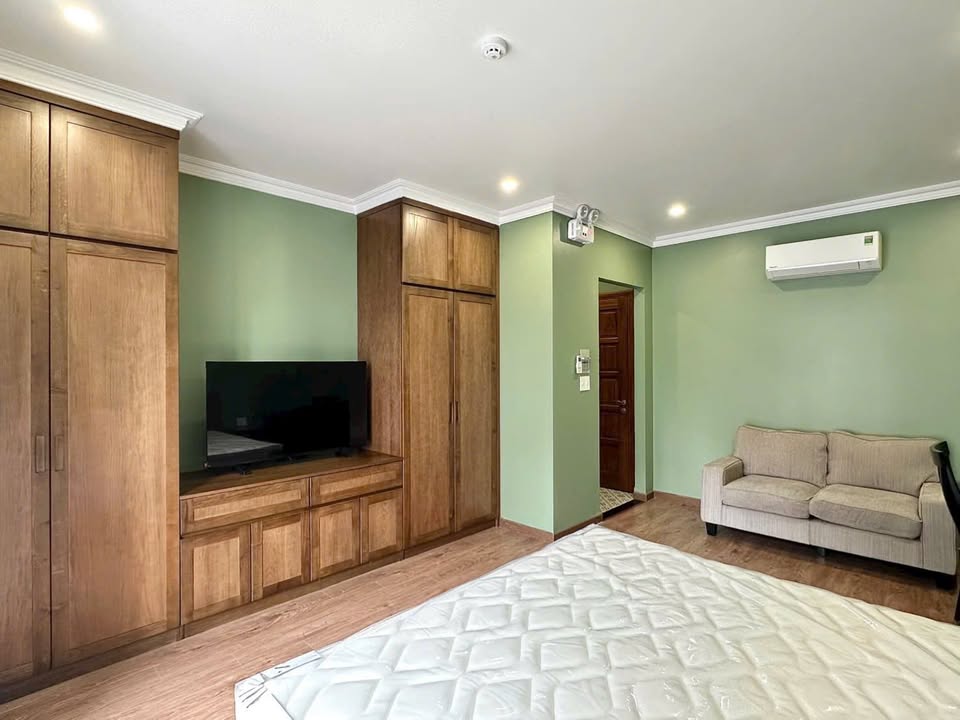 Căn hộ 1 phòng ngủ mặt tiền đường Khánh Hội, Quận 4 - Full nội thất mới, an ninh tuyệt đối!