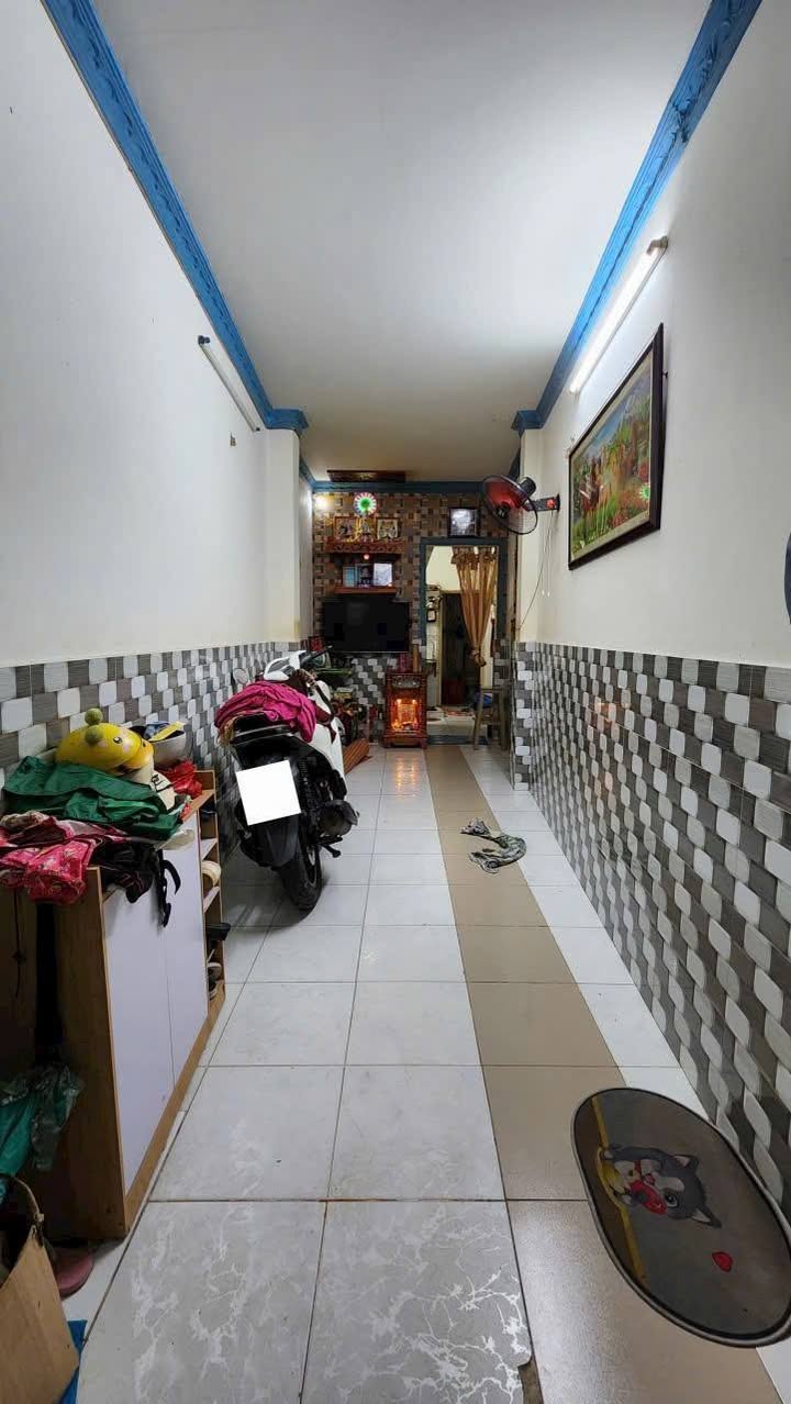 Nhà nhỏ 23m² Phường Chánh Hưng Q8 giá 2.4 tỷ - Sổ hồng riêng chính chủ!