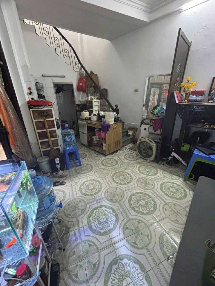 Nhà phố Hoa Lư, Hai Bà Trưng 20m² giá 5.x tỷ - Sổ đỏ chính chủ, tiện nghi đầy đủ!