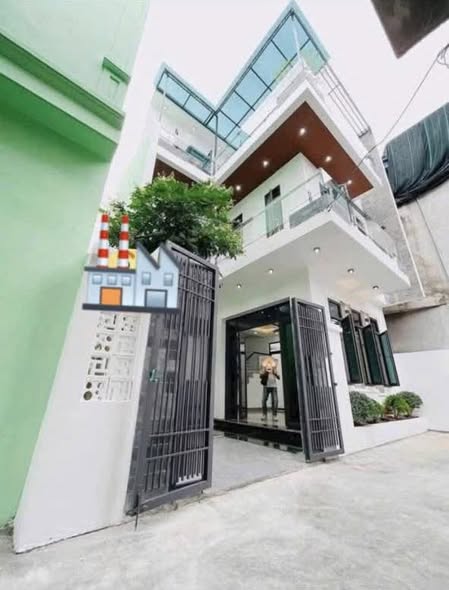 Bán nhà 3 tầng mới xây tại đường Nguyễn Khuyến, Nam Định - Giá 2.82 tỷ - Chính chủ