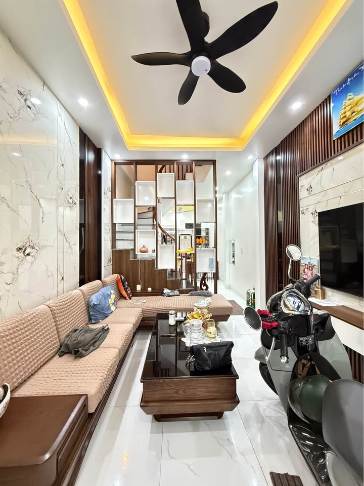 Nhà 3 tầng tại Kỳ Bá, Thái Bình 35m² giá 2 tỷ - Nội thất cao cấp sẵn sàng vào ở!