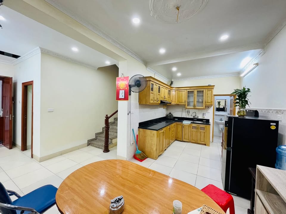 Nhà cho thuê 15F3 Quỳnh Mai, 80m² giá thỏa thuận - Phù hợp làm văn phòng hoặc ở gia đình!