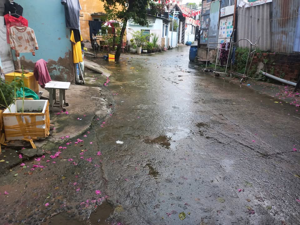 Nhà phố quận 9 90m² giá 5 tỷ - Đầu tư sinh lời với phòng trọ cho thuê!