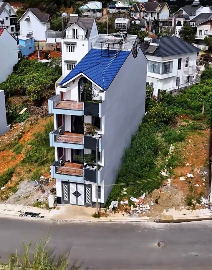 Nhà phố An Sơn Đà Lạt 95m² giá 13.5 tỷ - Nhà 4 tầng sang trọng, thang máy