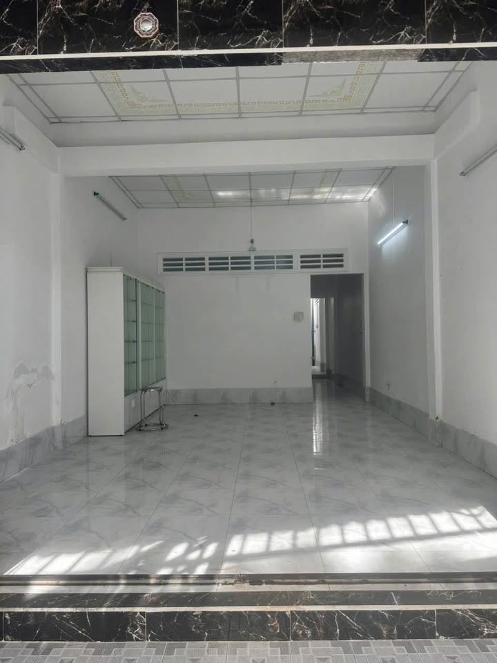 Nhà mặt tiền Hoàng Việt, TP. Mỹ Tho 95m² giá 3.6 tỷ - Vị trí đắc địa, kinh doanh sầm uất!