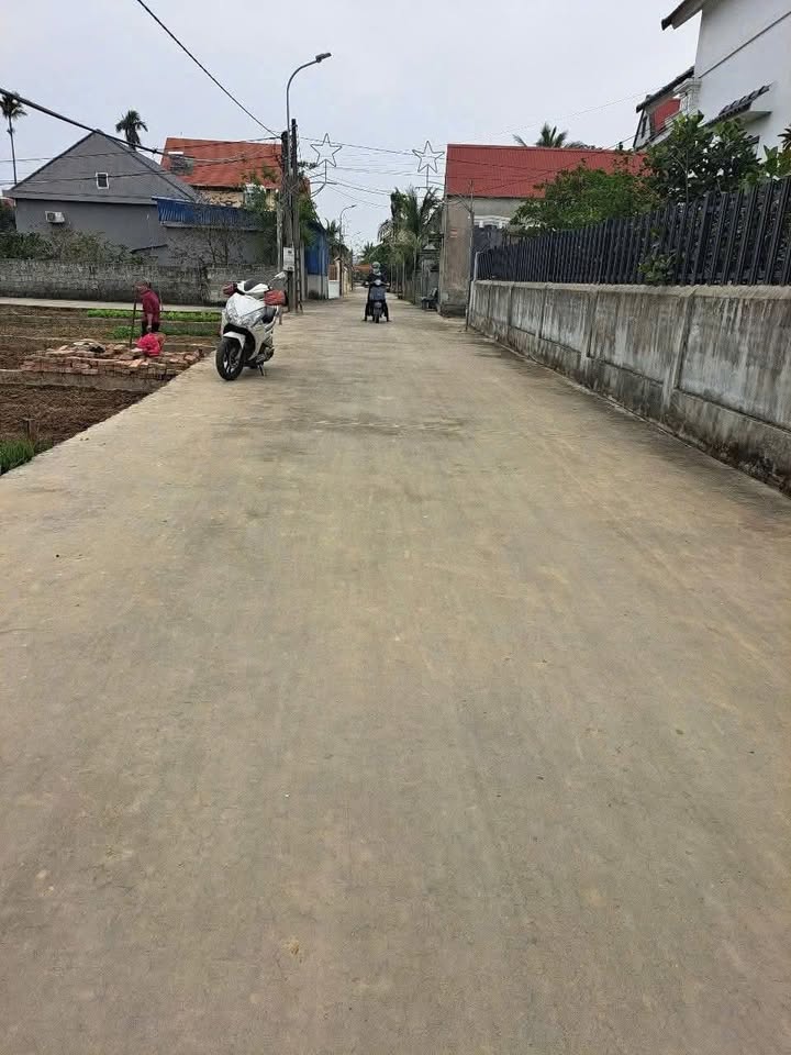 Bán lô đất Liên Am Vĩnh Bảo 74m² giá 690 triệu - Đường thông, dân cư đông đúc!