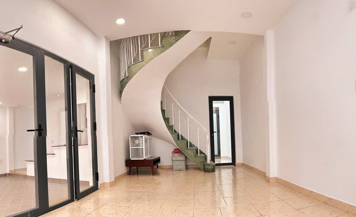 Nhà cho thuê đường Bà Hom quận 6, diện tích 82m² giá 16 triệu - Phù hợp làm văn phòng và kinh doanh!