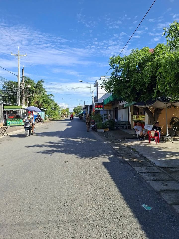 Đất thổ cư Hương lộ 82, Tân An, 348m² giá 2.25 tỷ - Cơ hội đầu tư tuyệt vời!