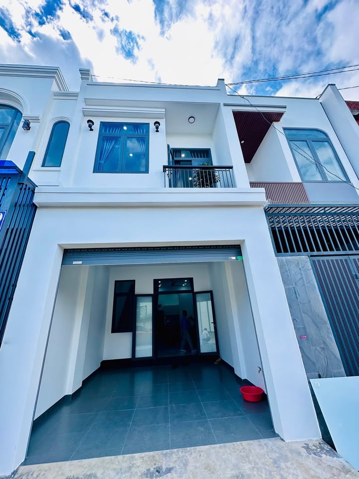 Nhà đẹp 1 trệt 1 lầu tại hẻm 175 Ymoan, Buôn Ma Thuột 71m² - Giá chỉ 3.999 tỷ!