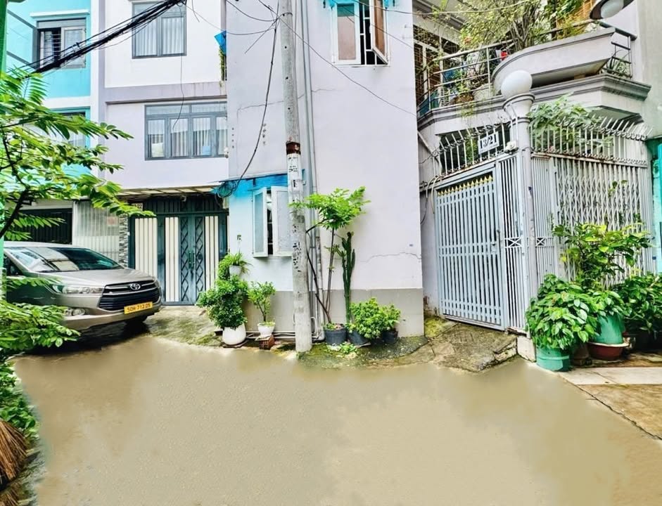 Nhà riêng 3 tầng 95m² Phường 4, Phú Nhuận - Ô tô vào tận nhà, giá 5.5 tỷ!