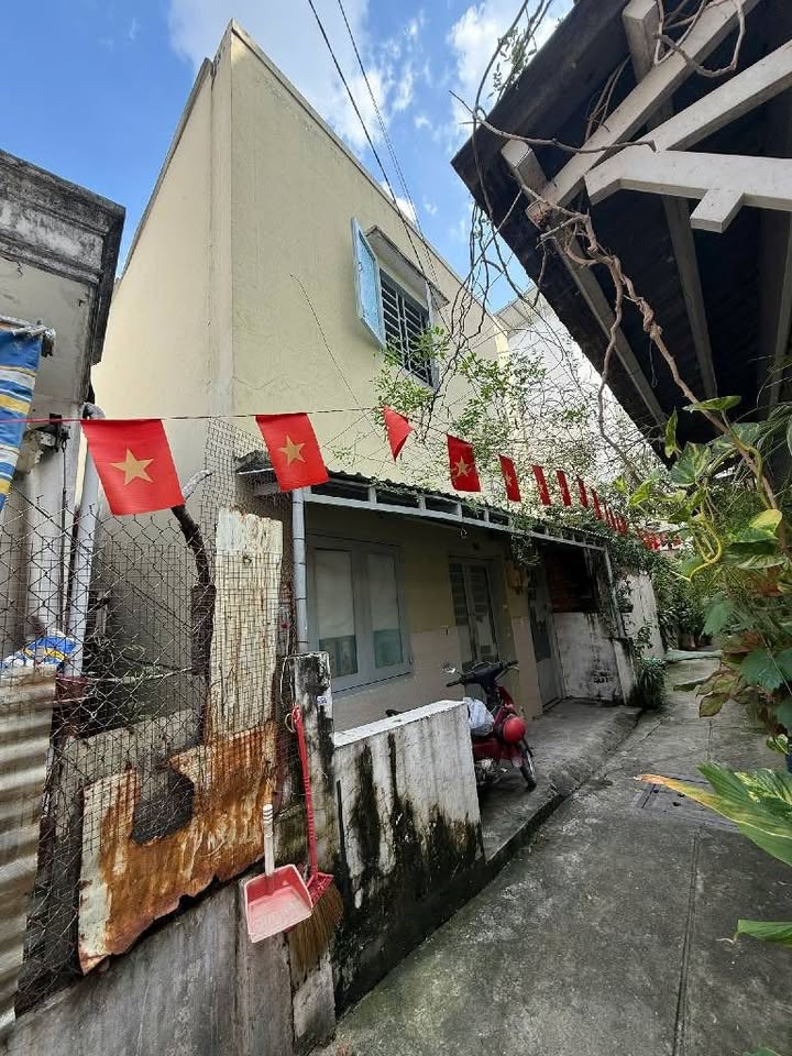 Nhà phố mặt tiền Lạc Long Quân 55.2m² giá 5 tỷ - Sẵn sàng vào ở ngay!