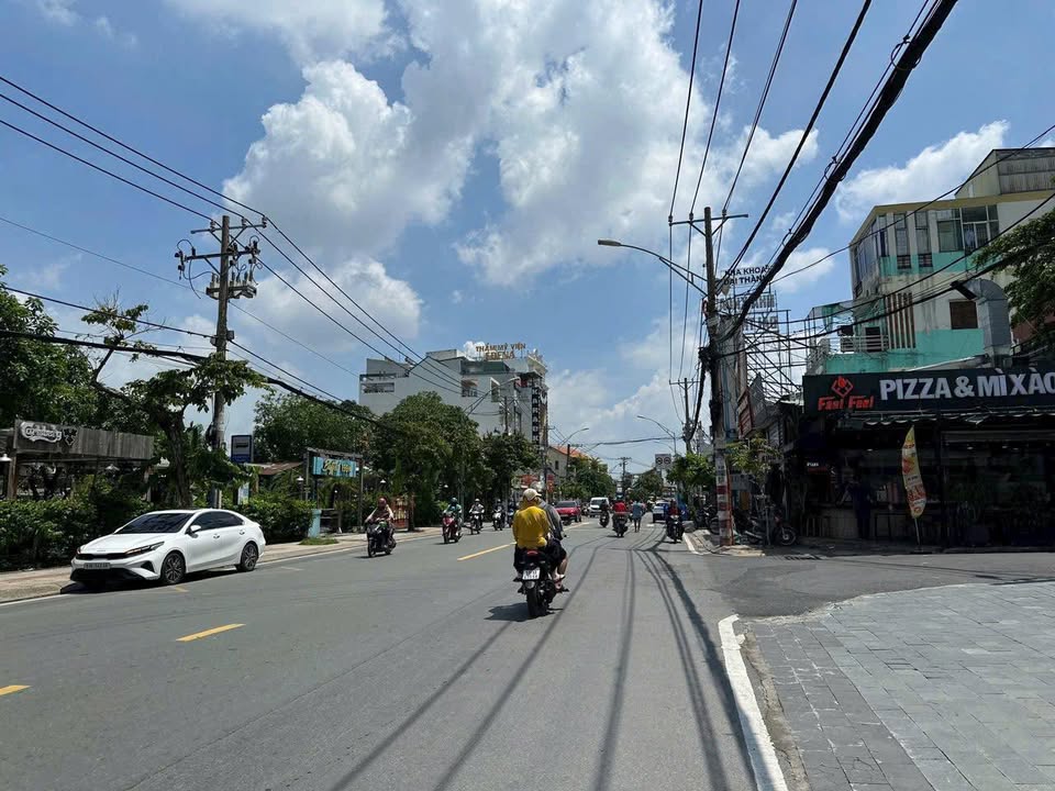 Mặt tiền Nguyễn Duy Trinh, Q9, 106m² giá 12.9 tỷ - Đầu tư sinh lời tuyệt vời!