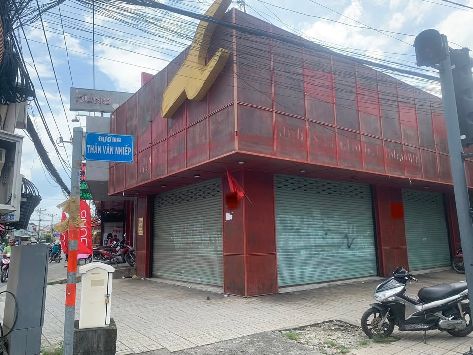 Cho thuê mặt bằng 2 mặt tiền Nguyễn Thị Định, Quận 2 - Diện tích 182m², Giá 150 triệu/tháng