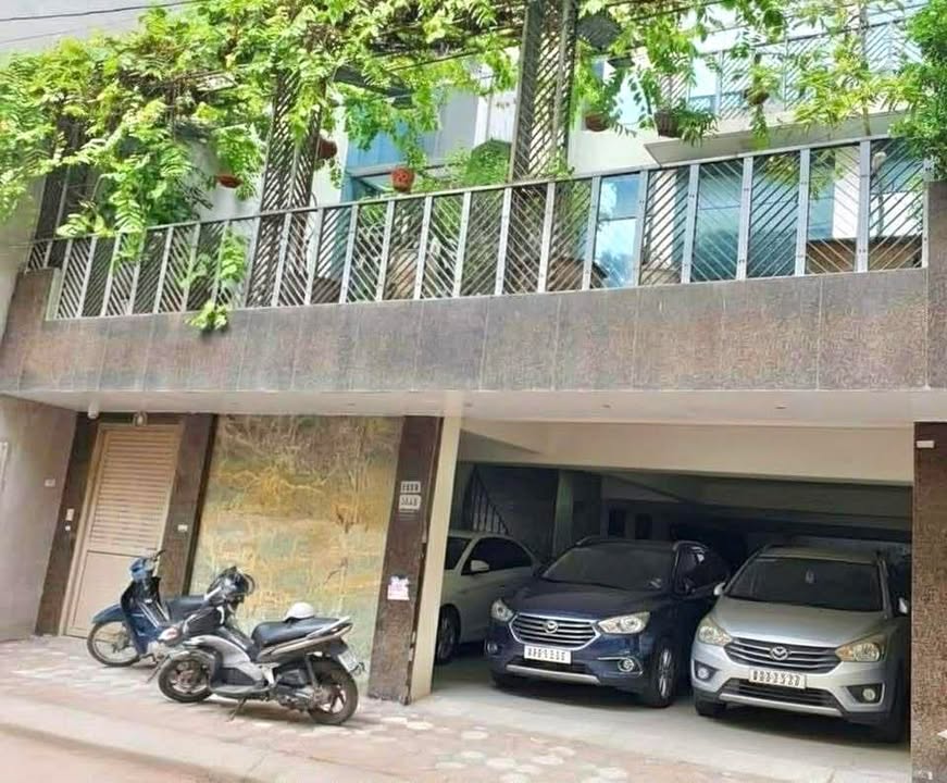 Bán Tòa Nhà FrontHouse 225m² quận Cầu Giấy giá 58.5 tỷ - Kinh doanh sầm uất!