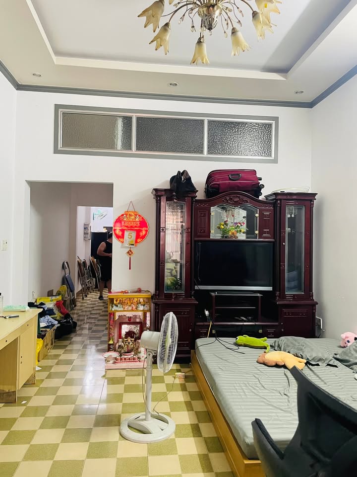 Nhà hẻm 105 Lê Hồng Phong, Buôn Ma Thuột, 96m² giá 3.1 tỷ - Tiện nghi đầy đủ!