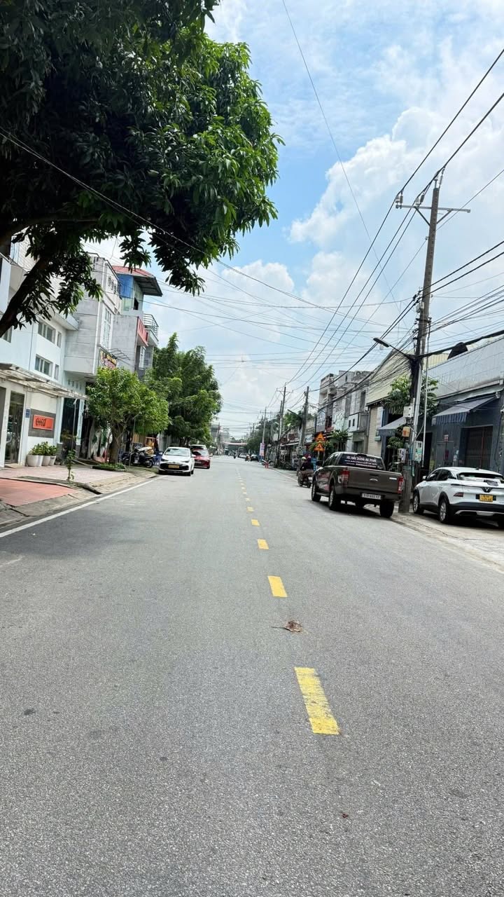 Nhà trọ cấp 4 đường D19, KDC Việt Sing 150m² giá 5.6 tỷ - Đầu tư sinh lời ngay!