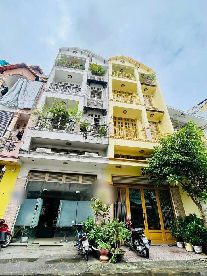 Nhà mặt tiền Hoa Sữa, Phú Nhuận 65m² giá 22.5 tỷ - Thương lượng ngay!