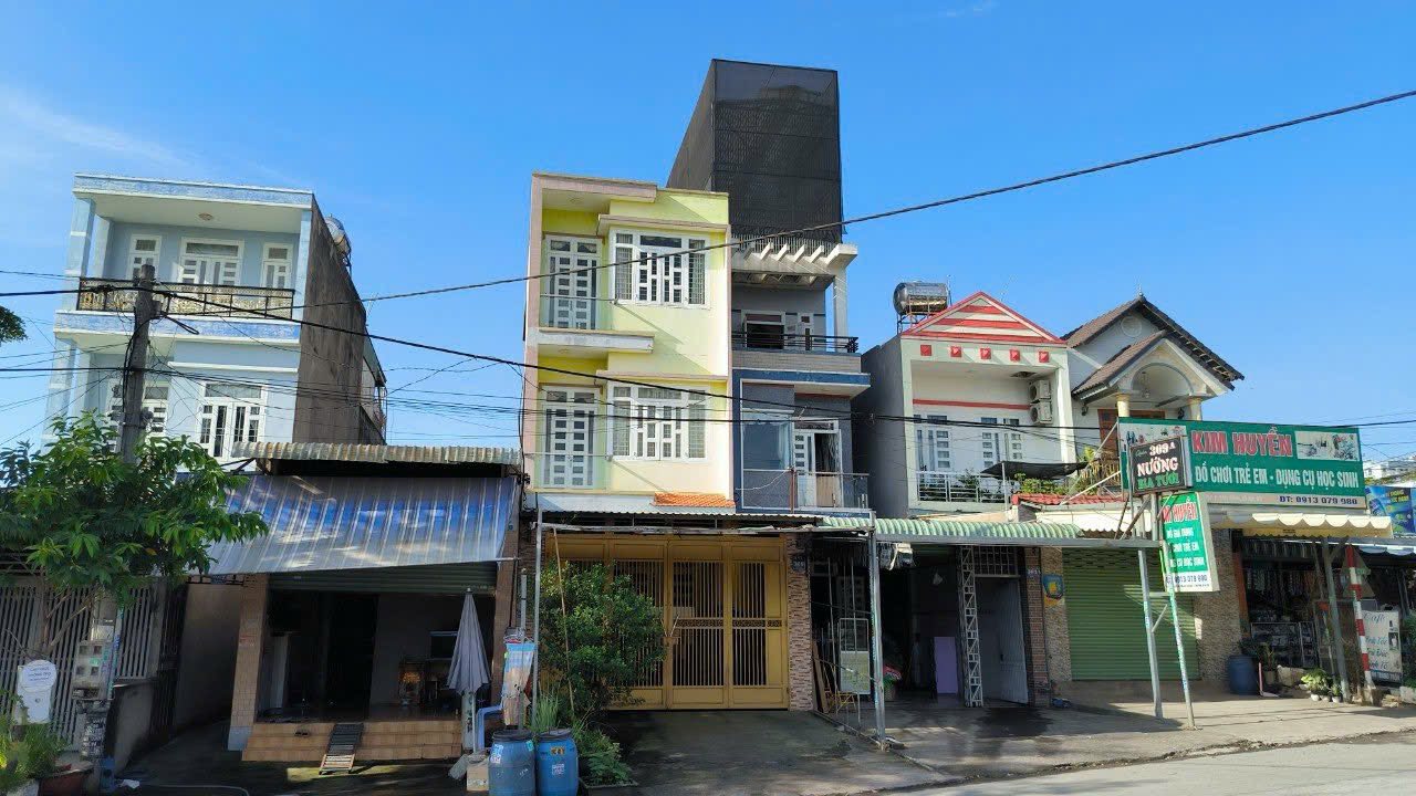 Nhà mặt tiền đường Nguyễn Thị Tươi, Dĩ An 93.4m² giá 4.8 tỷ - Kinh doanh sầm uất!