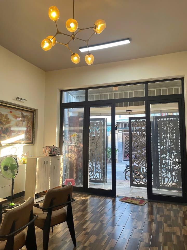 Nhà mặt tiền Lê Thánh Tôn 80m² giá 2.65 tỷ - Đường rộng ô tô tránh nhau!