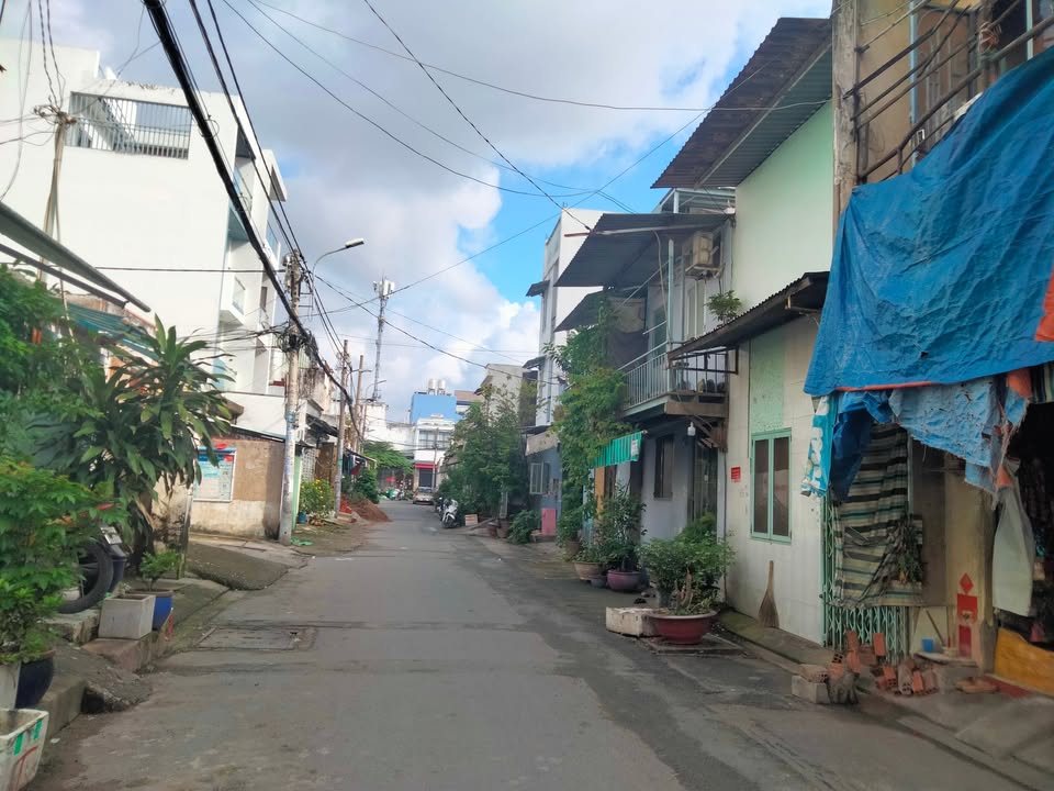 Nhà mặt tiền Liên Khu 5/10/11 phường Bình Trị Đông 40m² giá 12 triệu - Phù hợp cho thuê kinh doanh online!