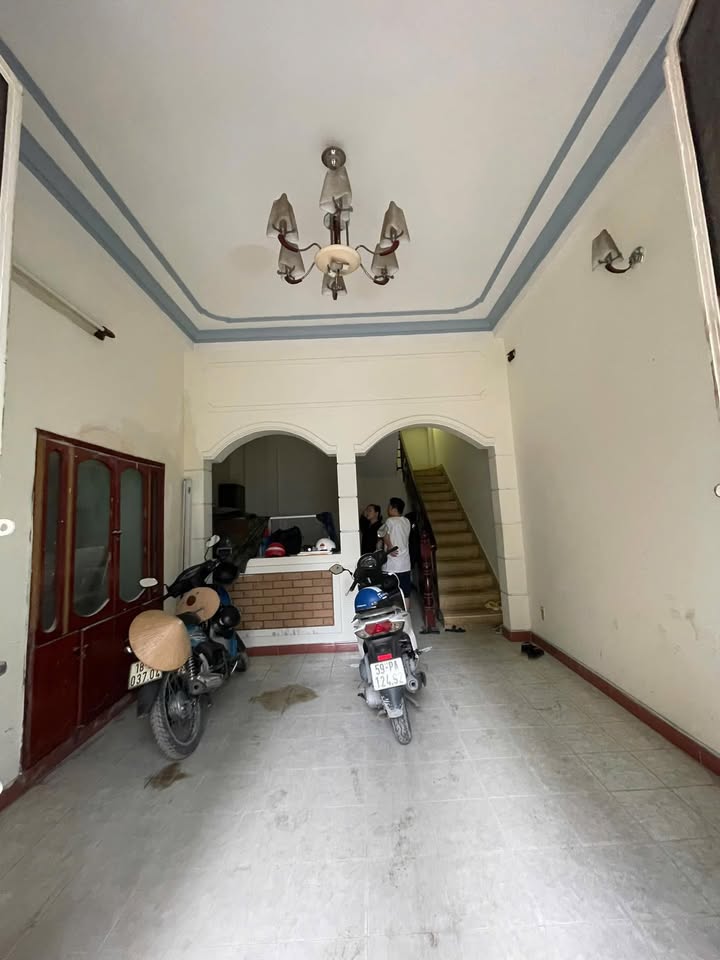 Nhà hẻm xe tải Nguyễn Hồng Đào, Tân Bình 40m² giá 13 triệu - Không thể bỏ lỡ!