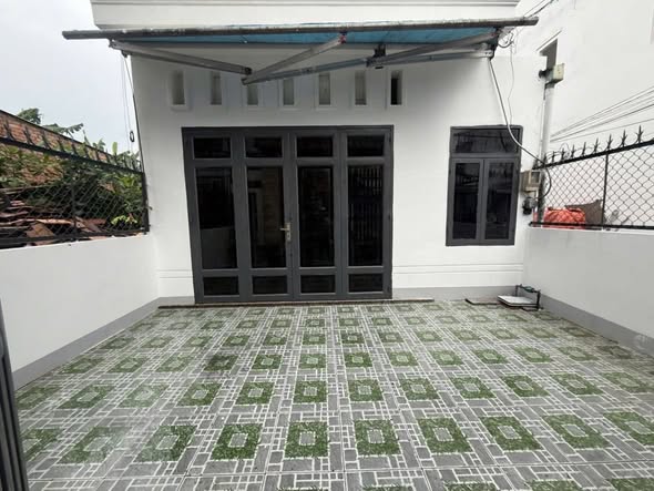 Nhà Mặt Tiền Đình Phong Phú, Q9 - 55m² chỉ 8.5 triệu/tháng - Tiện lợi ở và làm văn phòng