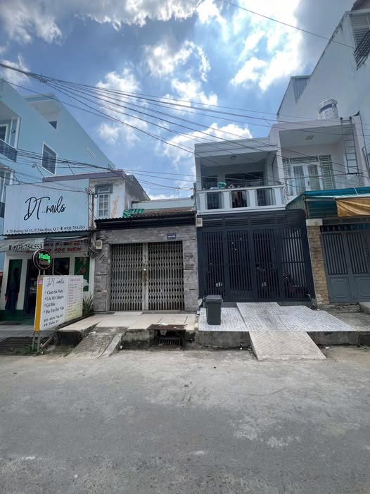 Nhà mặt tiền đường 51 Tân Quy 49m² giá 12 triệu - Thích hợp làm văn phòng!