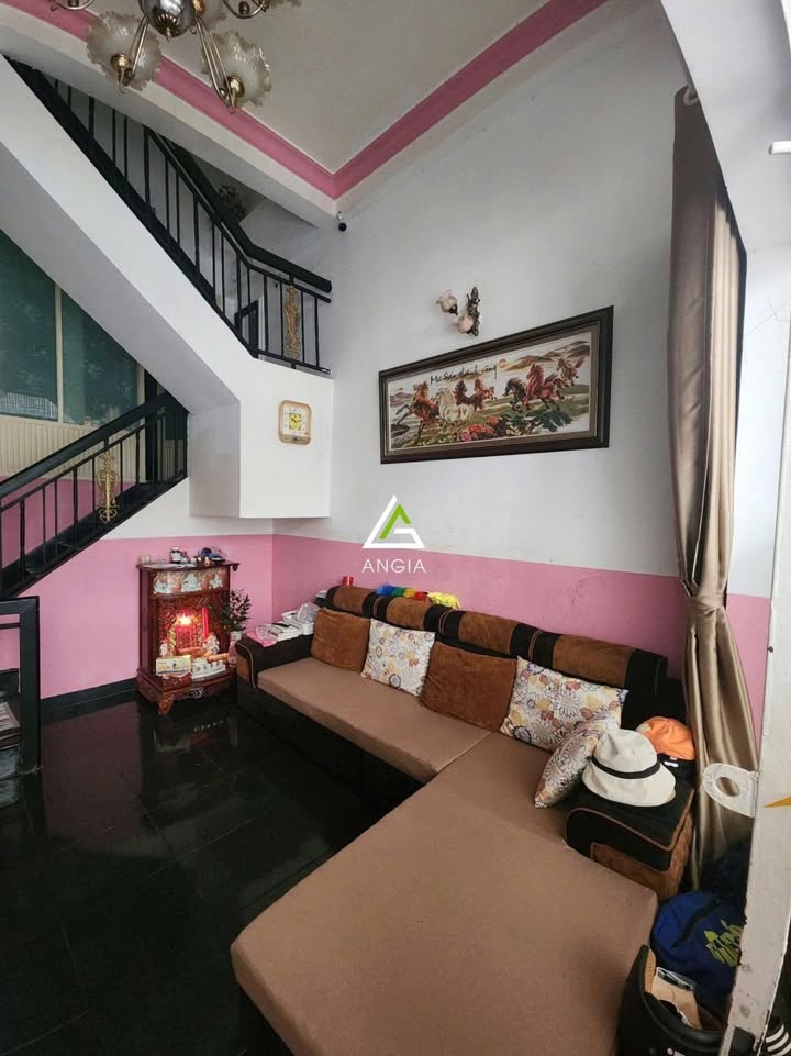 Nhà 1 trệt 2 lầu Ngô Quyền, Đà Lạt 40m² giá 4.6 tỷ - Thiết kế hiện đại, sẵn sàng vào ở!