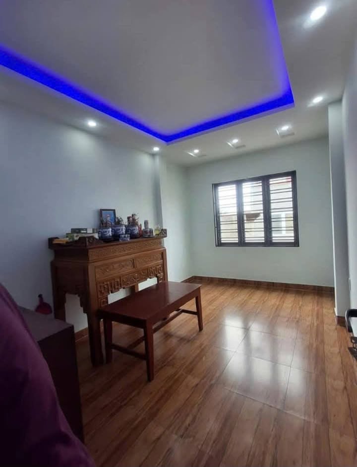 Nhà 3 tầng Hùng Vương Hồng Bàng 70m² giá 1.88 tỷ - Thiết kế hiện đại, sổ đỏ chính chủ!