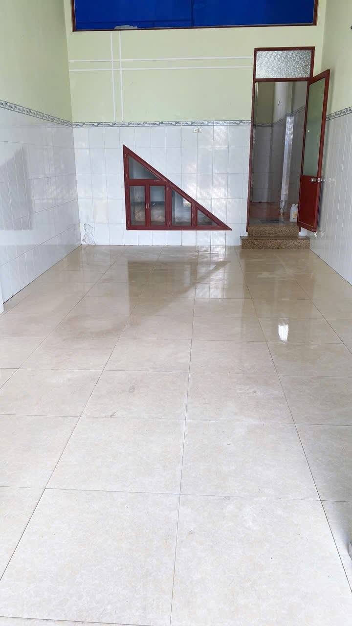 Nhà 3 tầng mặt tiền đường Trần Hưng Đạo, 57m² giá chỉ 7.5 triệu/tháng - Phù hợp làm văn phòng, spa!