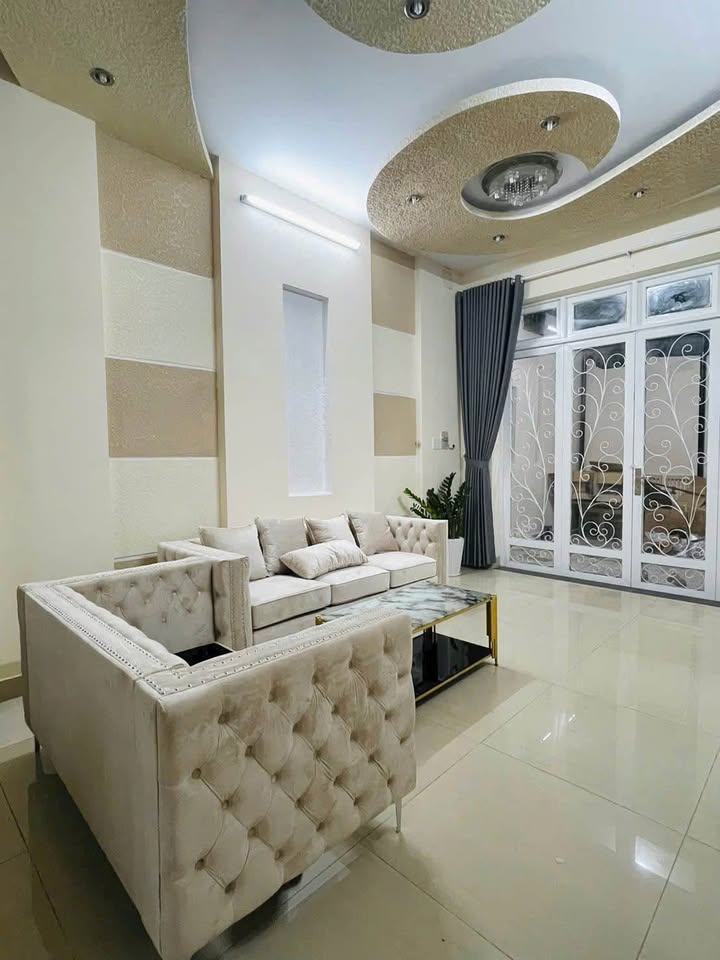 Nhà 1 trệt 2 lầu hẻm ô tô Hoàng Hoa Thám Vũng Tàu 70m² giá 8.9 tỷ - Đầu tư lý tưởng!