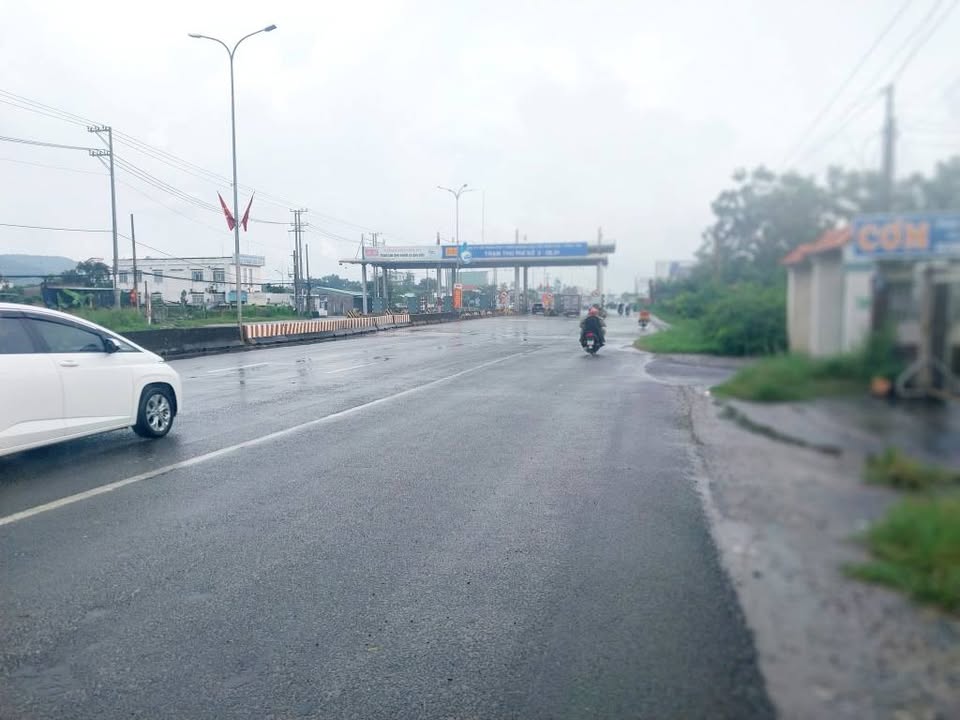 Đất nền 24000m² mặt tiền Quốc lộ 51 - Giá 76.8 tỷ tại Phú Mỹ