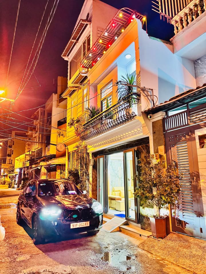 Nhà đẹp Gò Vấp, Hẻm 5m, 28m² giá 4.38 tỷ - Kinh doanh sầm uất!