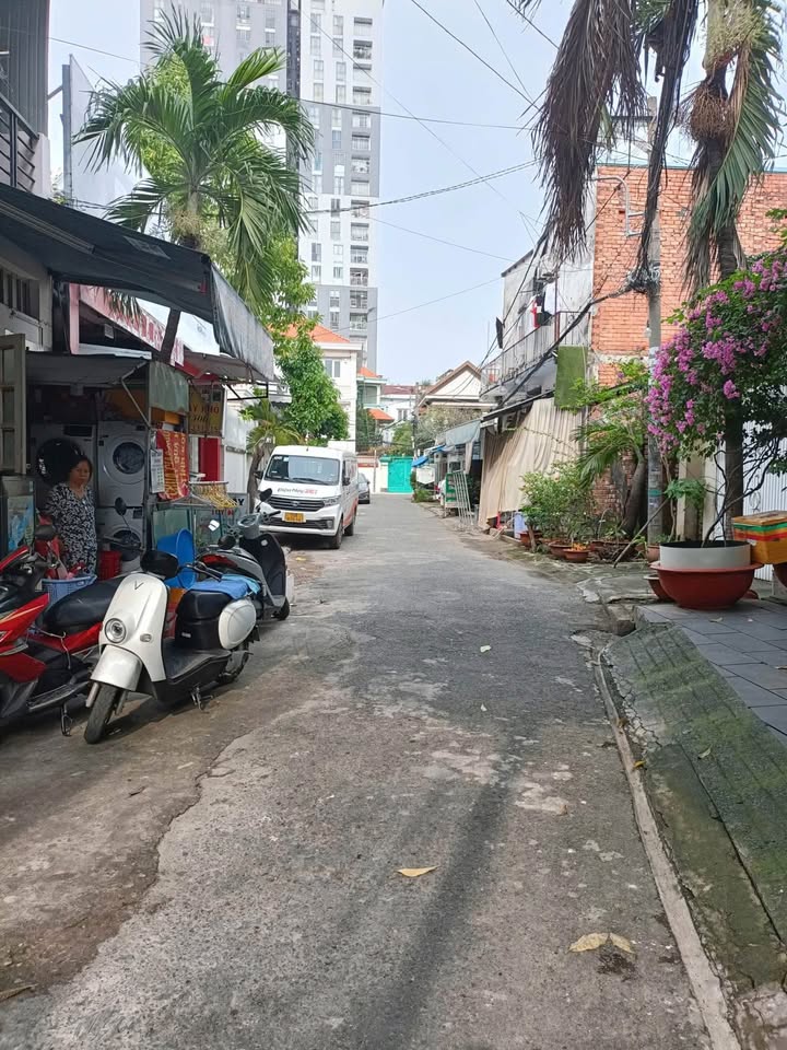 Nhà cũ tiện xây mới tại Phường 27, Bình Thạnh 24m² giá 4.38 tỷ - Cơ hội đầu tư tuyệt vời!