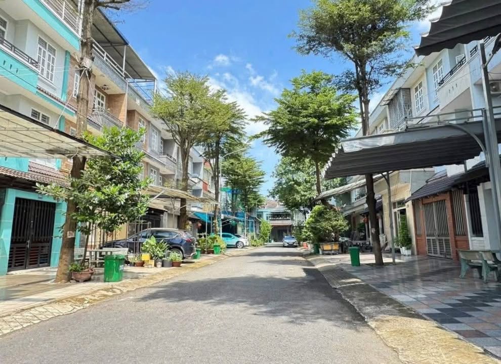 Nhà đẹp 3 tầng tại KP9, P.Tân Biên, Biên Hòa 240m² giá 3,xx tỷ - Sổ hồng riêng, an ninh tốt!