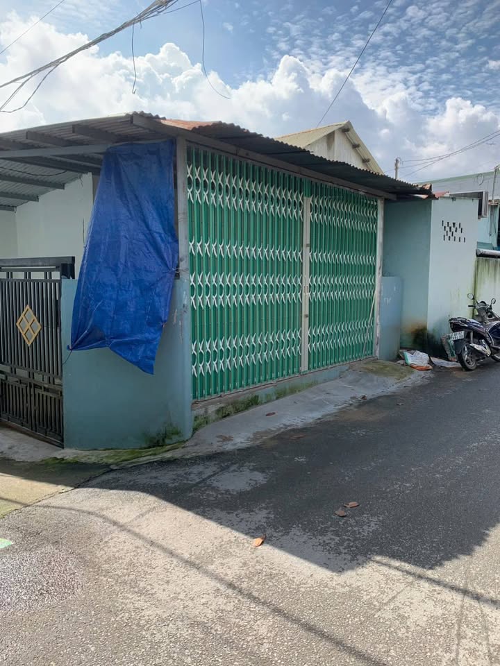 Nhà cấp 4 cho thuê tại Tân Vạn, Biên Hòa - Góc 2 mặt tiền, 82m² chỉ 5 triệu/tháng!