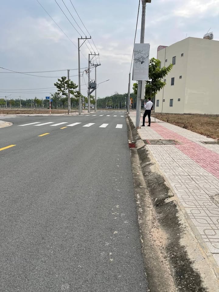 Đất thổ cư Long Nguyên, Bến Cát 90m² giá 950 triệu - Sổ đỏ chính chủ, xây dựng ngay!