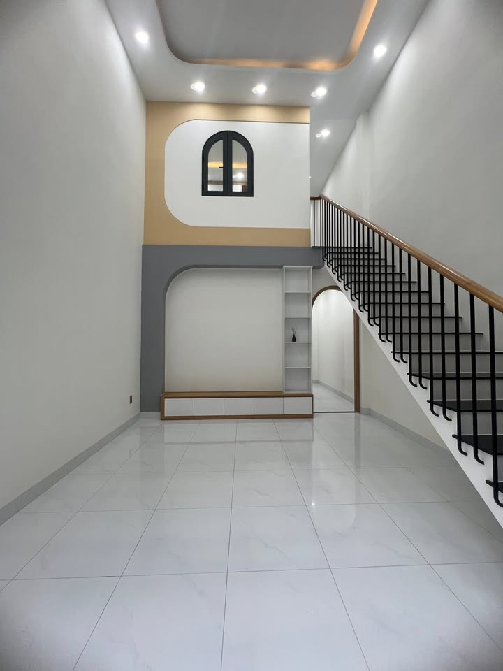 Nhà 2 tầng Tăng Nhơn Phú A 47m² giá 5.95 tỷ - Dọn vào ở ngay!