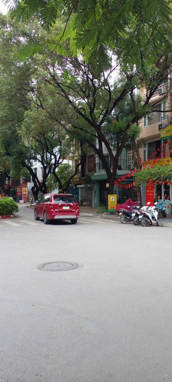 Shophouse mặt phố KDT Văn Quán 82m² giá 20 tỷ - Đầu tư sinh lời cao!